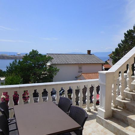 Apartments Villa Rosmarin Omisalj ภายนอก รูปภาพ