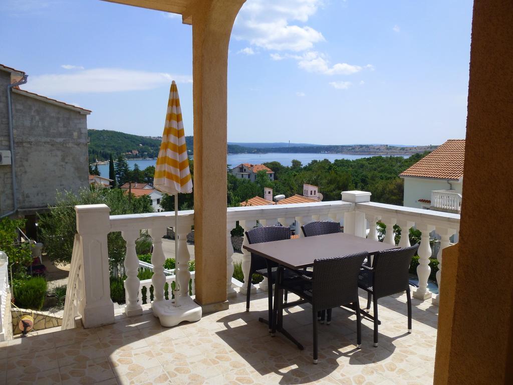 Apartments Villa Rosmarin Omisalj ภายนอก รูปภาพ